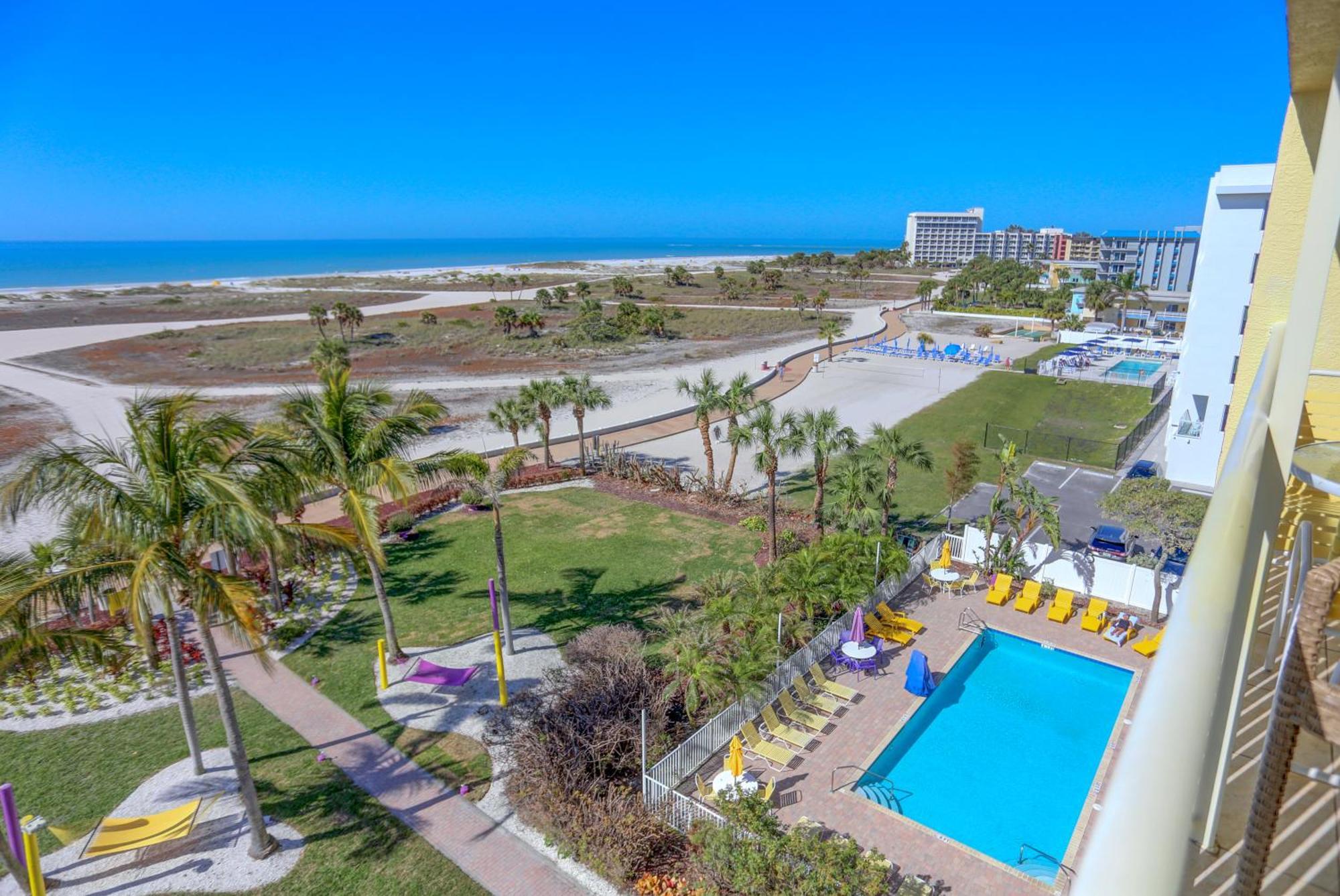 South Beach Condo Hotel By Travel Resort Services, Inc. سانت بيتي بيتش المظهر الخارجي الصورة