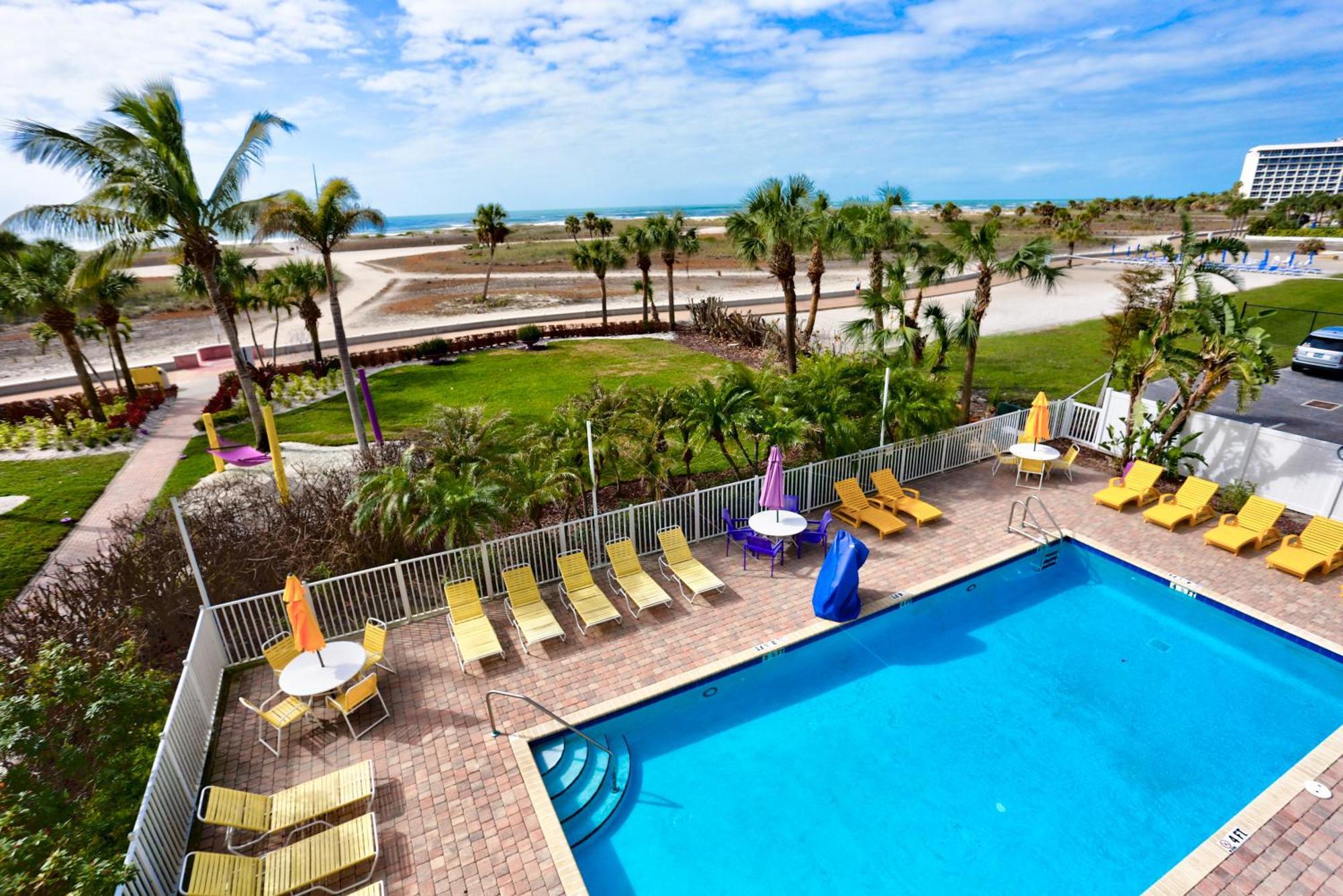 South Beach Condo Hotel By Travel Resort Services, Inc. سانت بيتي بيتش المظهر الخارجي الصورة