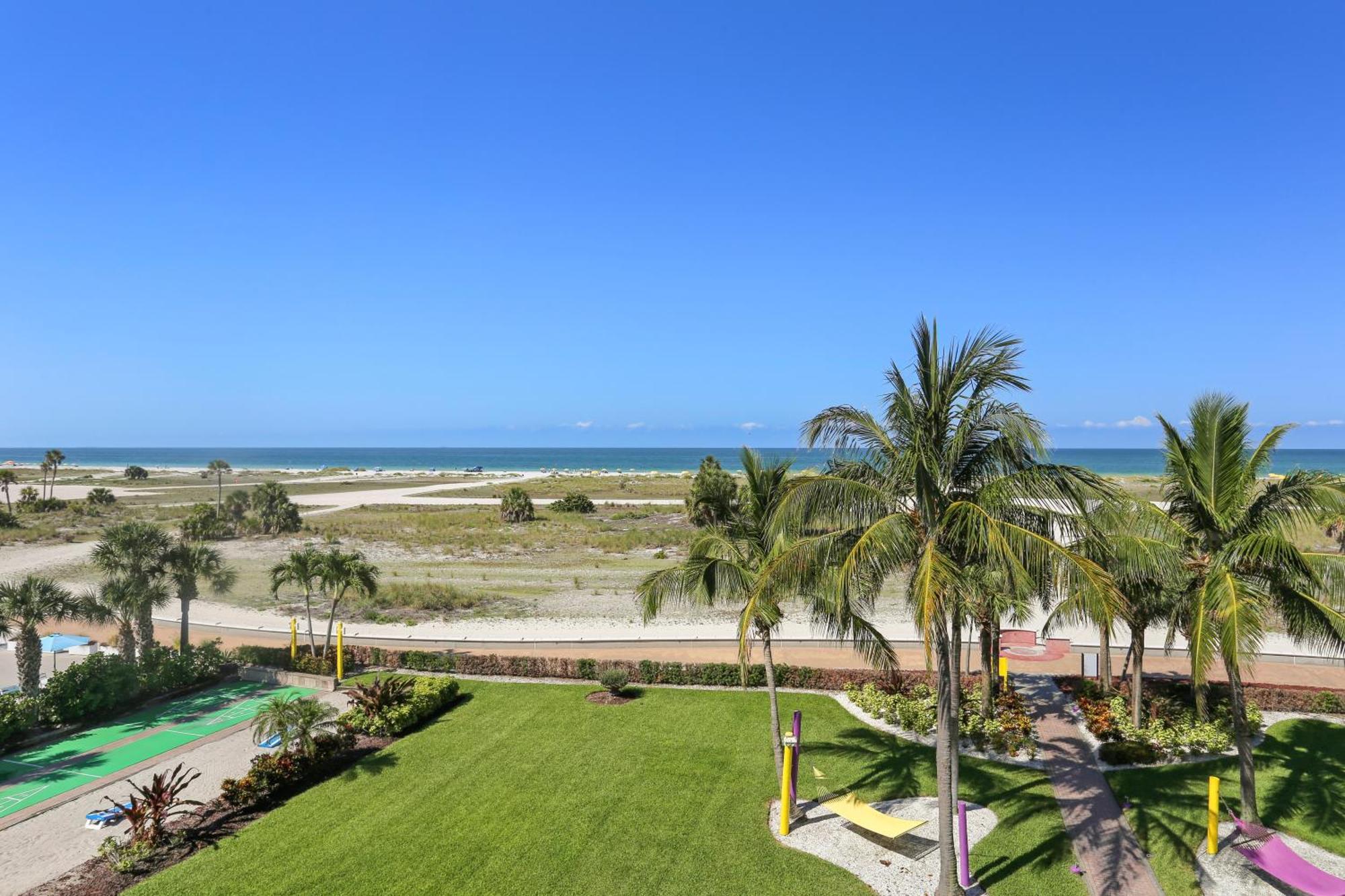 South Beach Condo Hotel By Travel Resort Services, Inc. سانت بيتي بيتش المظهر الخارجي الصورة